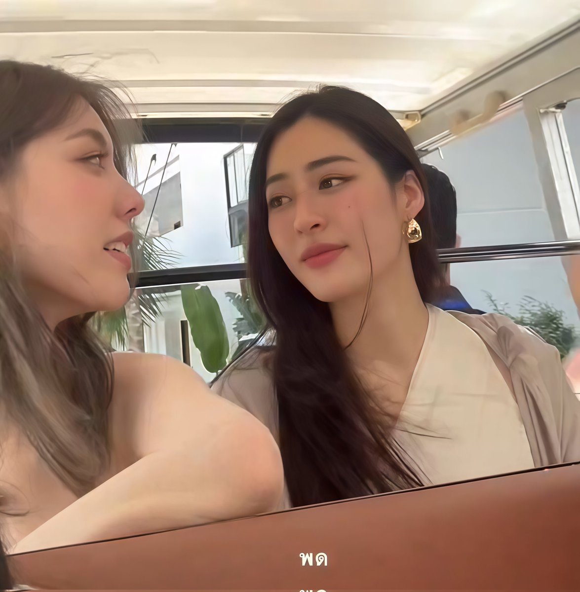 ว่าไม่ได้นะคะคนนี้ เขารักของเขาจริงๆ เจ้าของเครดิต พด. เคยเป็นม่วงผู้โชคดีแพนทีน ชีไม่ได้พูดไปสื่อๆ555555555555555555555555