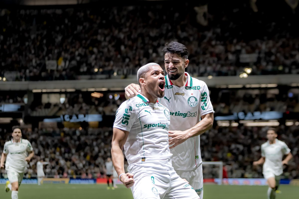 Esta é a primeira vez que Flaco López e Vitor Roque marcam na mesma partida e o Palmeiras não vence. Até então, eram seis jogos, sendo 2 pela Libertadores e 4 pelo Brasileirão

- Palmeiras 2 x 1 Ceará - Brasileirão 2025
- Universitario 0 x 4 Palmeiras - Libertadores 2025
-