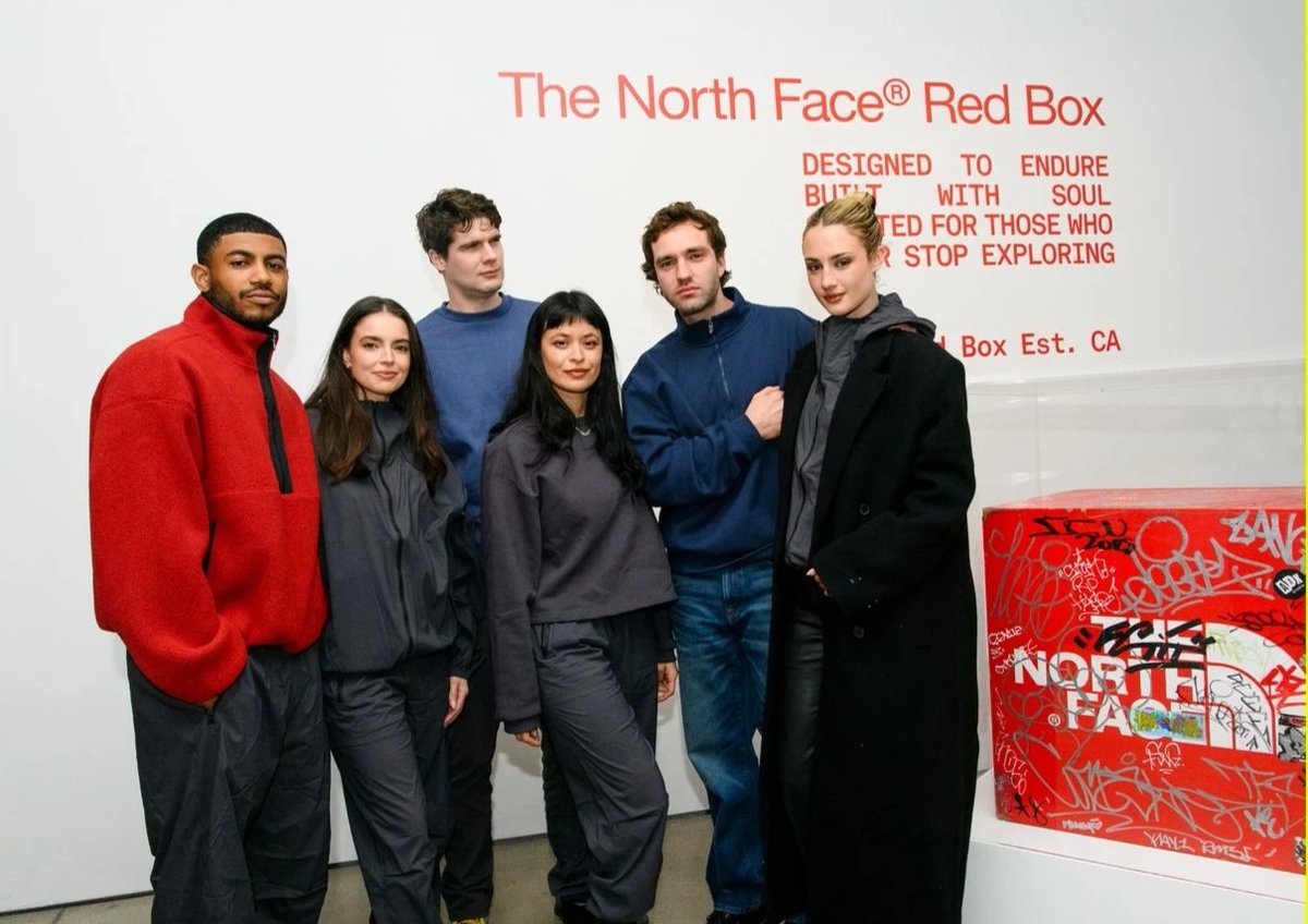 The fam ❤️‍🔥

Grace Van Patten, Jackson White, Sonia Mena, Spencer House, Branden Cook and Katherine Hughes at The North Face for Red Box LA Celebration last Tuesday.
#tellmelies