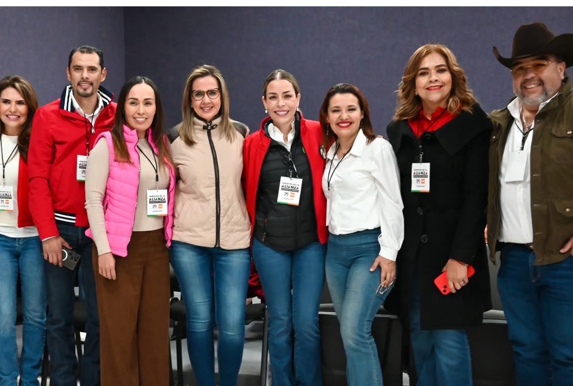 Veronica_mtz's tweet image. Acudí al IEC Coahuila para el registro de la Alianza Ciudadana por la Seguridad, acompañando a nuestro presidente del PRI Coahuila, Carlos Robles Loustaunau.

Hoy dimos un paso importante y estamos listos, fuertes y unidos! Vamos con todo 💪🏻

#VerónicaMartínez #Coahuila #PRI