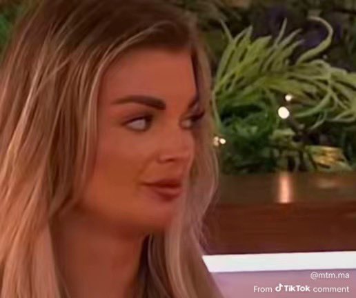 alex_brxwnn's tweet photo. Helena’s reaction to Jess crying at the fire pit will stay in my mind forever 🤣
#loveisland #loveislandallstars https://t.co/3JfUY8J3SE