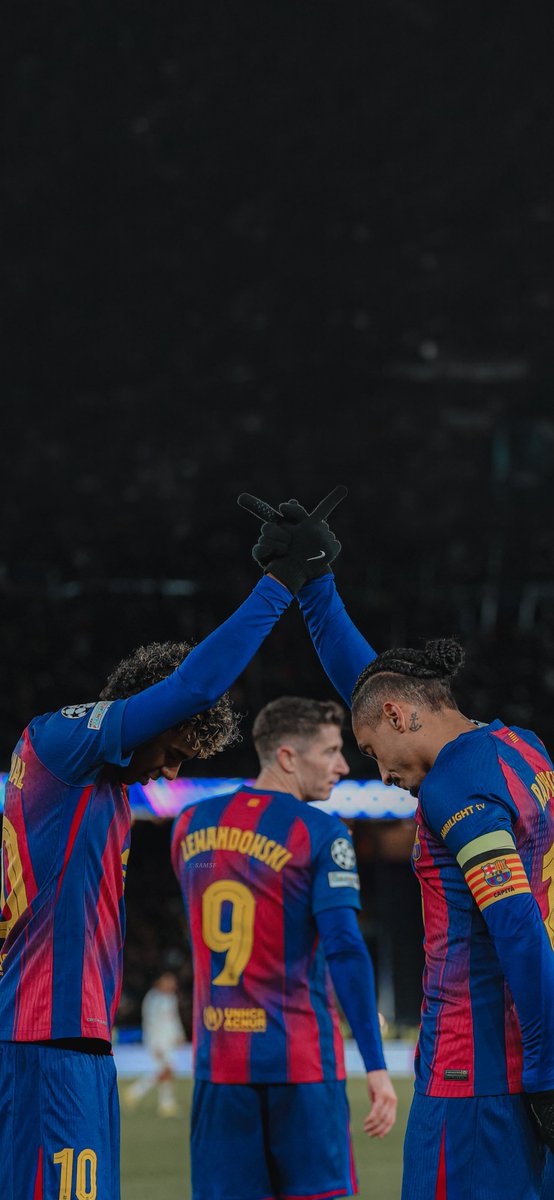 I    C    O    N    I    C