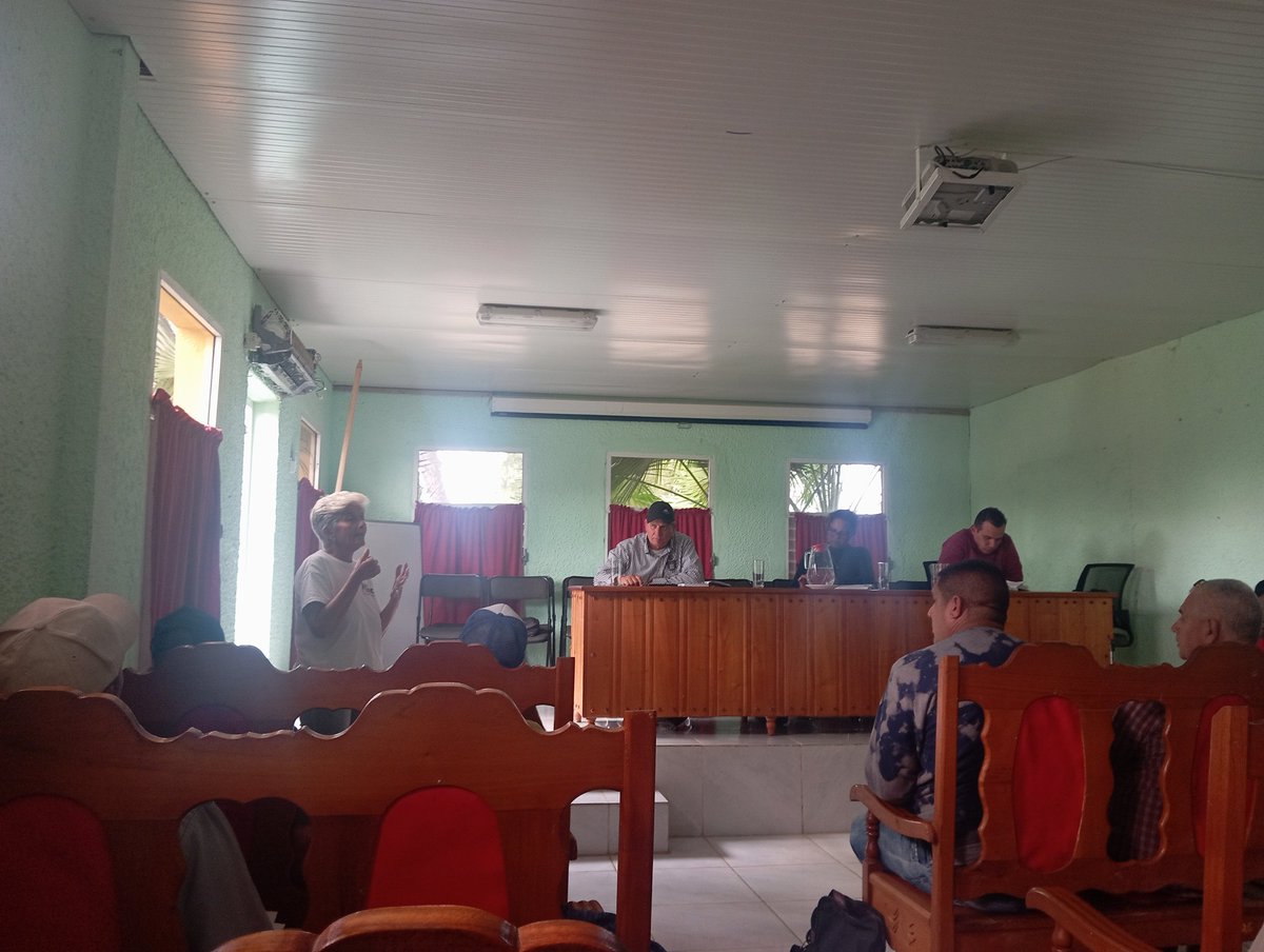 Realizamos hoy días 28 consejillo de la empresa donde participan la Ana  delegacion de la  agricultura. Y demás factores del municipio