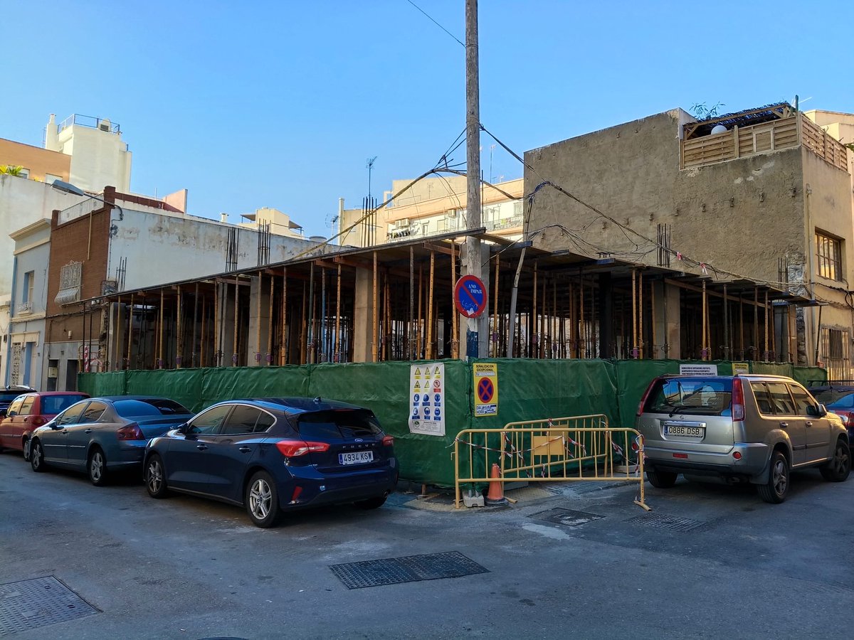 garcam2's tweet photo. Avanzando con #estructura  #proyecto de #vivienda #unifamiliar tras demolición de edificaciones antiguas.
Revisando forjados previo a hormigonado
#visitadeobra
GARCAM Taller de Arquitectura
direcciondeobra https://t.co/lhwQmGdsVF