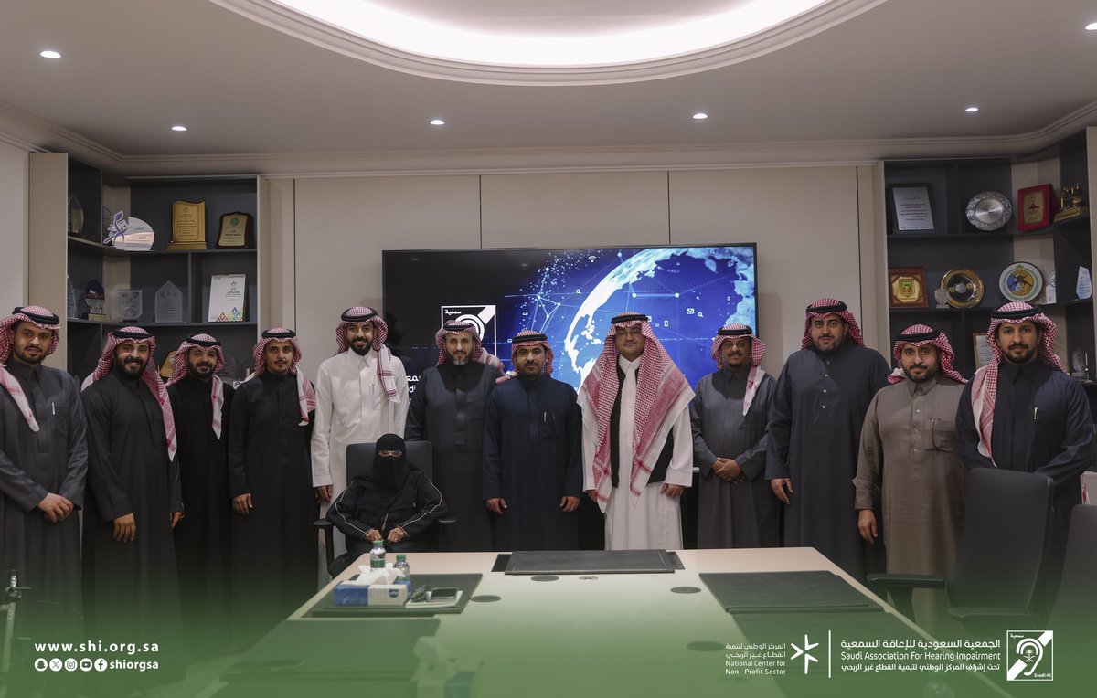 shiorgsa's tweet image. سعدنا بلقاء مجموعة شباب الصم، ونثمّن هذا اللقاء المثمر الذي يعكس روح الشراكة والتكامل لخدمة الصم وضعاف السمع .
نؤمن أن التعاون المشترك يفتح آفاقًا أوسع لمبادرات نوعية وأثر مستدام بإذن الله .
