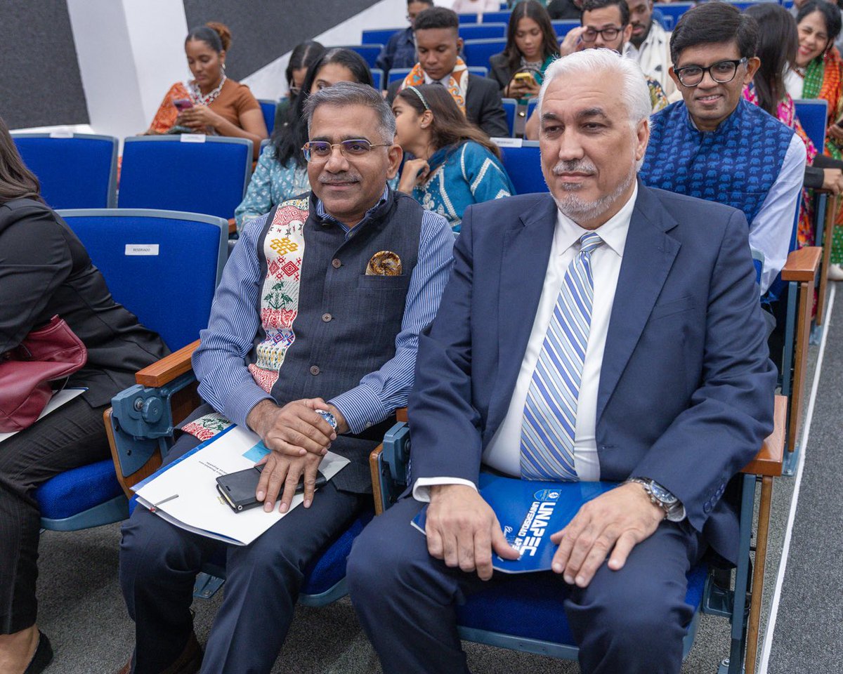 Universidad APEC tweet media