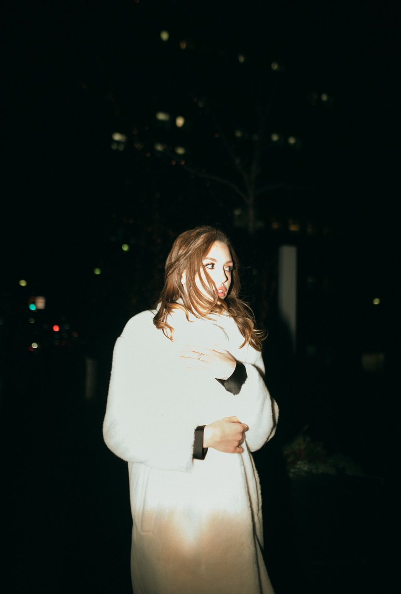 oopsieAlice's tweet photo. Really cold outside 🥶 https://t.co/JnJPh86SeO