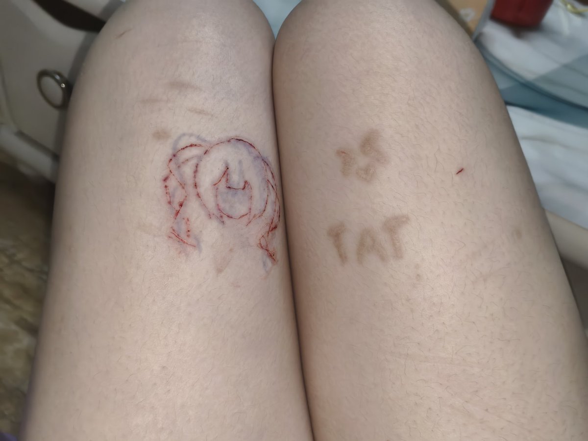 我的腿好胖。。我画画好难看呀你们都是怎么割出来那么好看的图案的QAQ