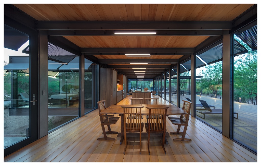 Architizer's tweet photo. This modular house was fabricated off-site, delivered fully fitted and connected to utilities with almost no on-site construction.

📍 Scottsdale, United States #ArchitizerAwards
Project by: Optima DCHGlobal Inc.
Details: https://t.co/RJod3J7ODW https://t.co/Dyox1GNiUi