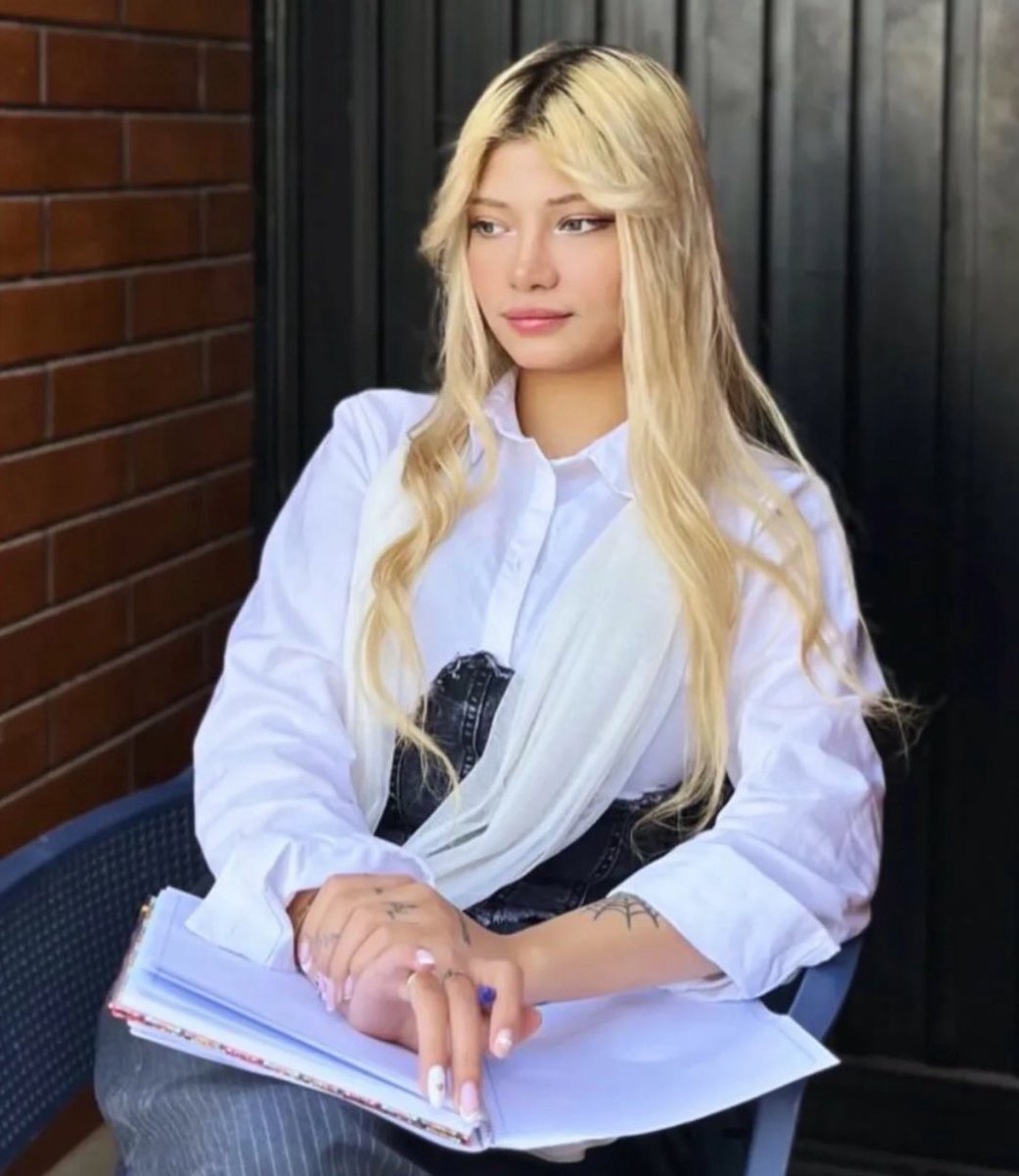 Diana Bahadour (2006-2026)

Murdered by the regime for protesting for a free Iran