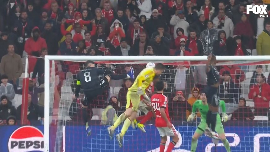 UN BUT DU GARDIEN À LA 96E ÉLIMINE L'OM MAIS C'EST QUOI ÇA ????