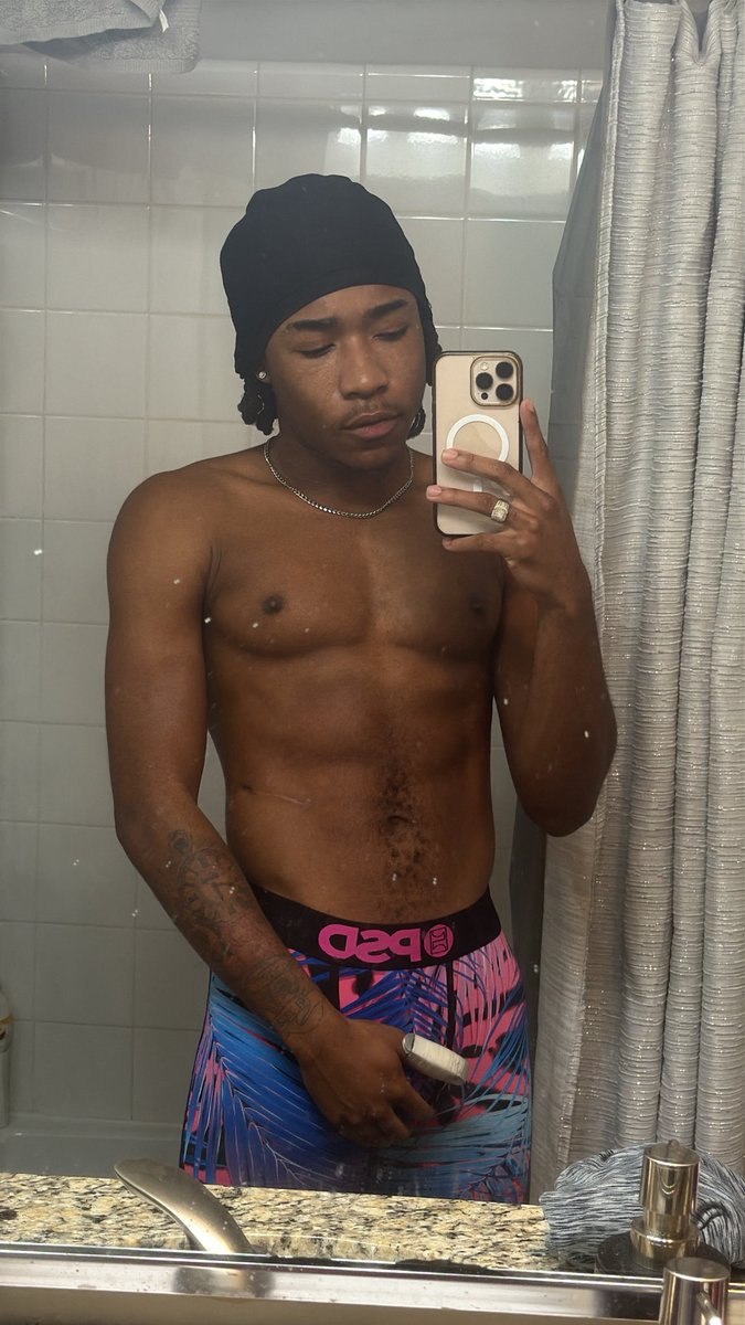 1uhmark's tweet image. wats on ya mind tru luv hrd to find❤️‍🩹