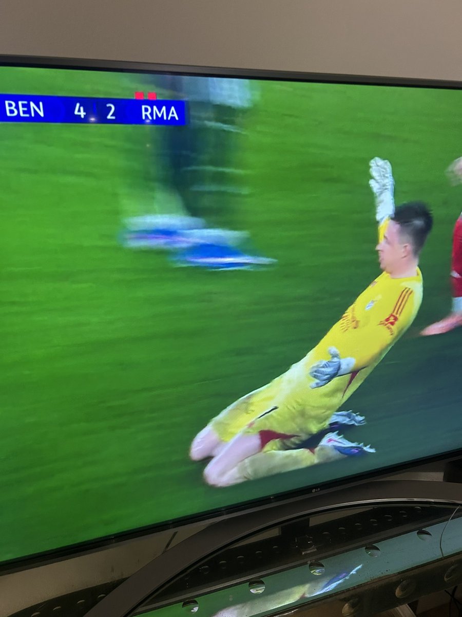 AJac13's tweet image. Éliminé par un gardien… #OM.