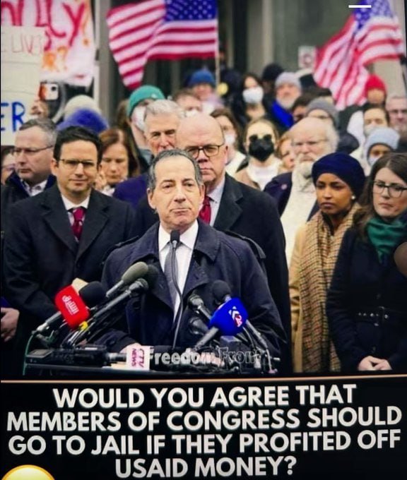 QMegaTrump's tweet image. Should members of Congress who personally profited from USAID funds go to prison?

YES or NO?

IF Yes, Give me a THUMBS-UP👍!