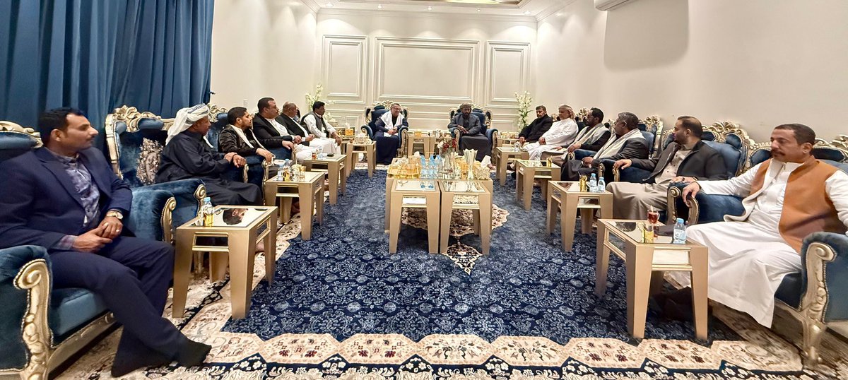 رئيس مجلس الشورى يستقبل المناضل الشيخ عمرو بن حبريش ويبحثان أوضاع محافظة حضرموت
[28/01/2026]

استقبل رئيس مجلس الشورى الدكتور أحمد عبيد بن دغر، رئيس حلف قبائل حضرموت ومؤتمر حضرموت الجامع المناضل الشيخ عمرو بن حبريش العليي، وذلك بحضور وزير التربية والتعليم الأستاذ طارق العكبري،