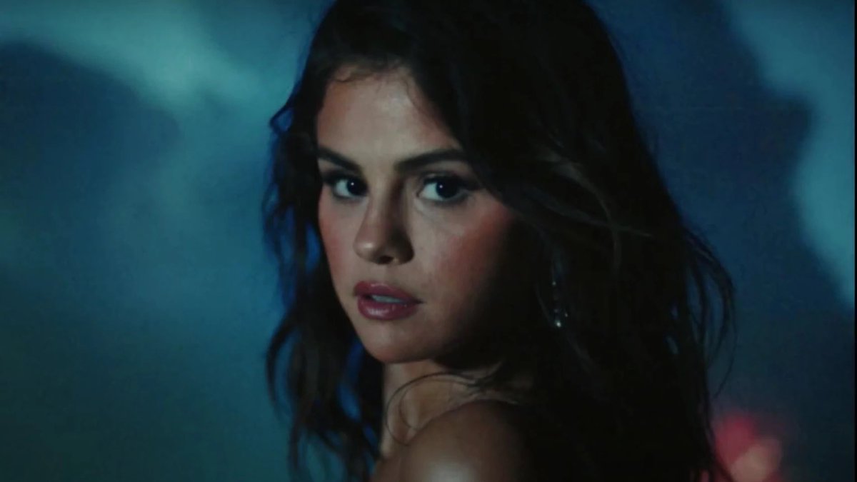PopBase's tweet image. 5 years ago today, Selena Gomez and Rauw Alejandro released ‘Baila Conmigo.’