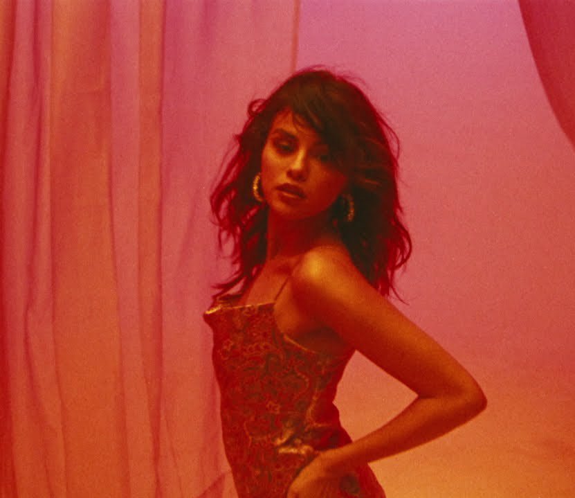 PopBase's tweet image. 5 years ago today, Selena Gomez and Rauw Alejandro released ‘Baila Conmigo.’