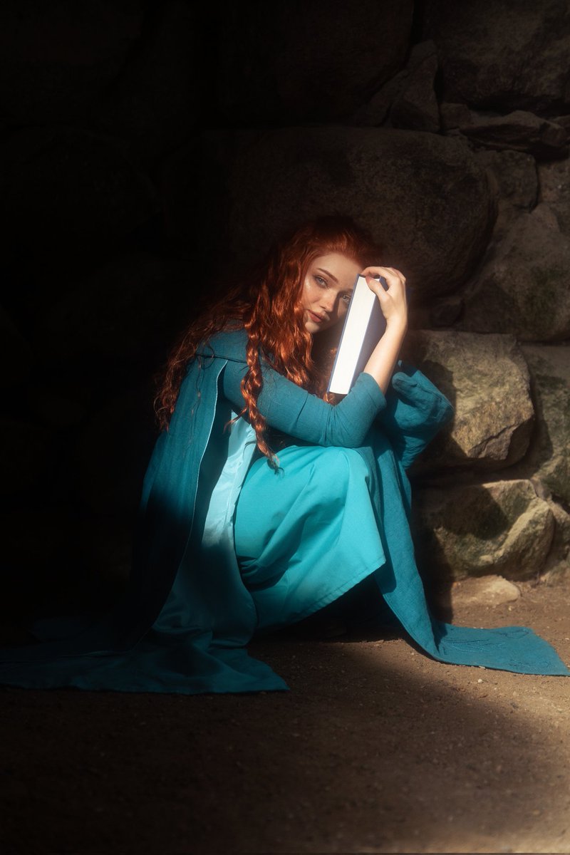 Zaiichiik's tweet image. #mistborn &amp;amp; #stormlightarchives getting finally an adaptation!! Sooo excited!! Jasnah by @suncosplays
#cosmere @BrandSanderson