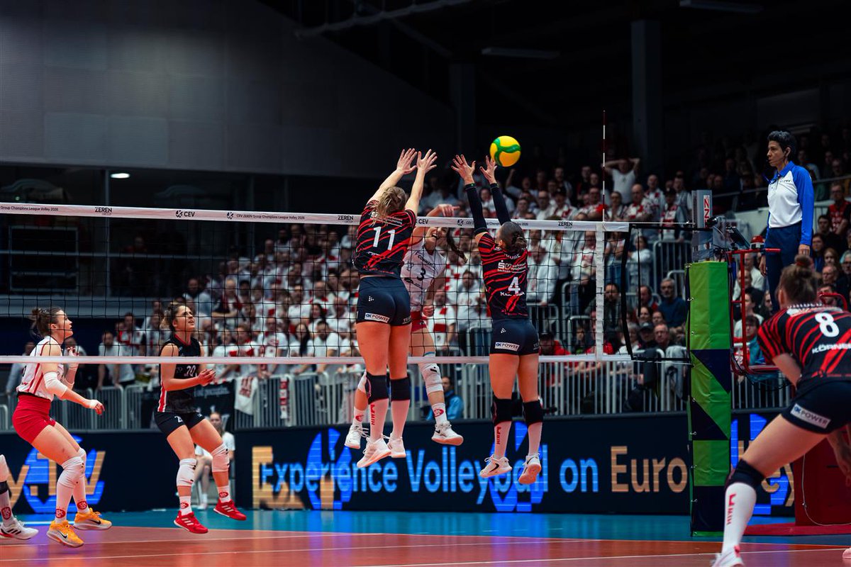 WofVOLLEY's tweet photo. CEV CL W: VakifBank and Scandicci remain in control of Pool A, Eczacibasi kept the pressure on in Pool C, and Dresdner SC claimed home win in Pool D as the Champions League Pool stage heats up.
#VolleyballNews @VakifBankSK @SDBVolley @EczacibasiSK #DresdnerSC #Volleyball @CEVolleyball
📷CEV