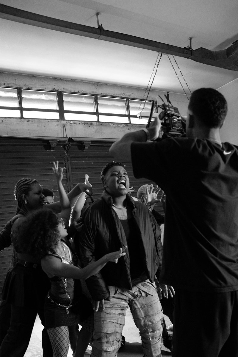 enicka_'s tweet photo. Um pouco de como foi a gravação do clipe de KAOS - Dia 05/02 em todas as plataformas https://t.co/Pk7mRJnybf