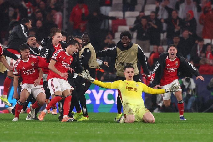 benjamin_h_d's tweet photo. Mais du coup… à jamais les premièrs à se faire éliminer par le but d’un gardien lors d’un autre match dans cette nouvelle formule ? #OMerde https://t.co/WE2Qd9GdOR