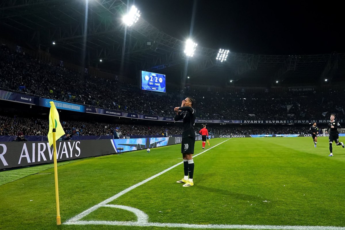 CFC_Decatio's tweet photo. Top notch jugador https://t.co/M5WxU86xN6