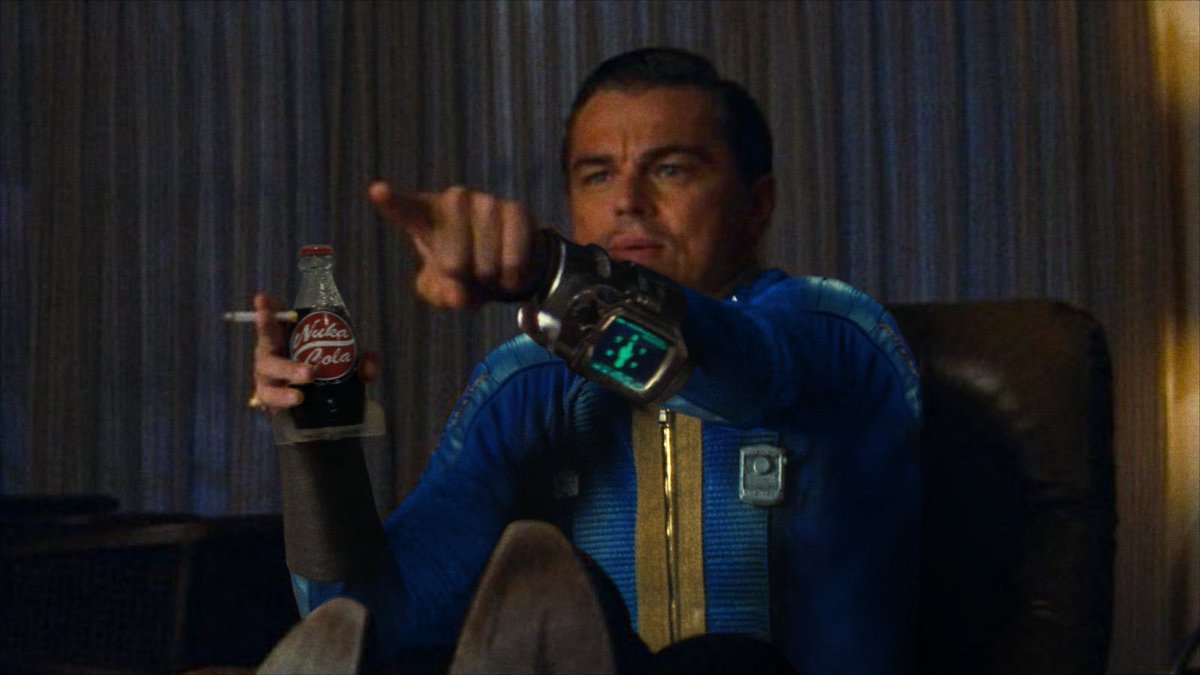 "Fallout"

Porque el canal oficial de YouTube de Prime Video liberó la primera temporada completa de la serie, permitiendo que los fans la disfruten gratis y sin necesidad de estar suscritos a la plataforma.  

La segunda temporada se encuentra actualmente en transmisión y