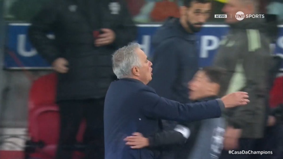 الهدف يحسب لمورينيو هو الذي امر الحارس ان يصعد وفعلا صعد وسجل
#ريال_مدريد_بفينكا