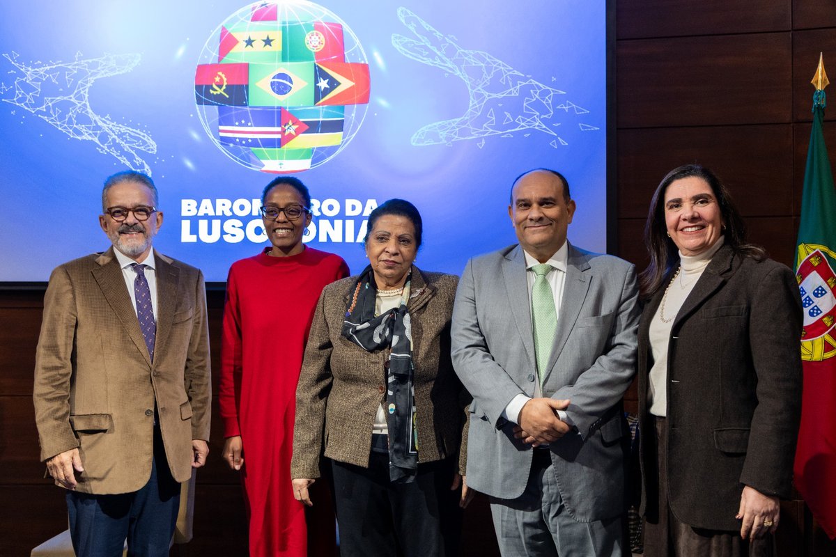 _CPLP's tweet photo. O lançamento da primeira edição do «Barometro da Lusofonia» decorreu a 28 de janeiro de 2026, no auditório da Sede da Comunidade dos Países de Língua Portuguesa (CPLP), em Lisboa.
🌐 Mais informação: https://t.co/SWNWOOPsvD
#CPLP #ipespe #barometrolusofonia https://t.co/AVupXizp7W