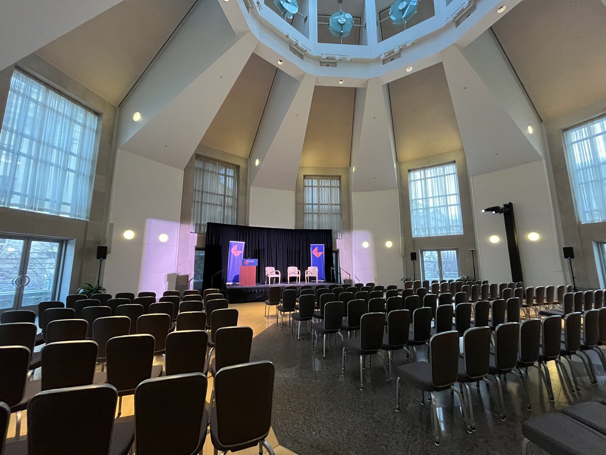 Ronald Reagan Bldg tweet media