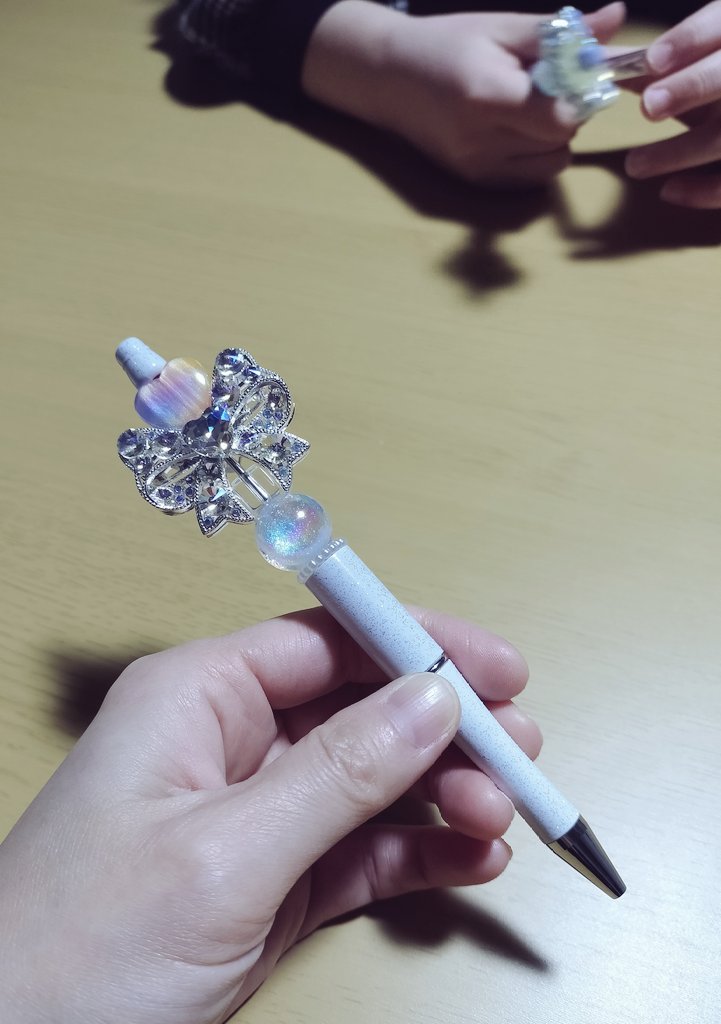 娘と色違いのキラキラ可愛いカスタムボールペン♥️ 私は直接happiness