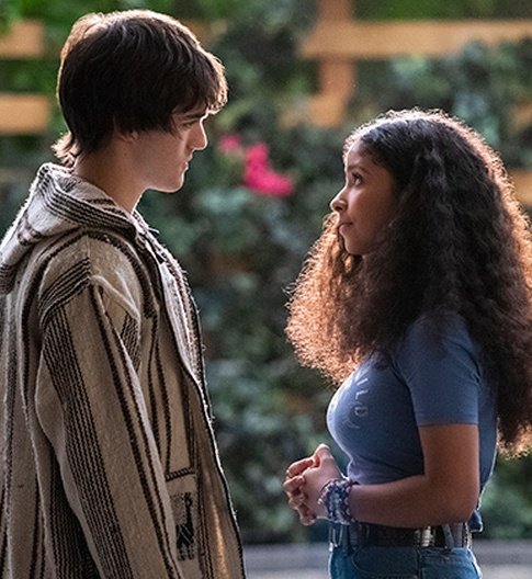 kazskruge's tweet image. A girl and a ghost 🤧