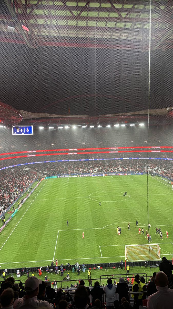 Los mercenarios se tienen que acabar 

#RealMadrid #RealMadridBenfica