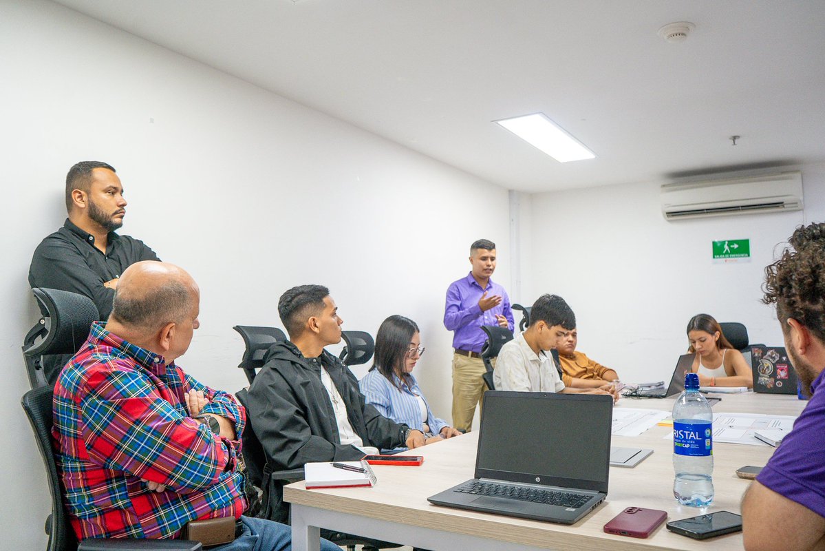 Realizamos una mesa de trabajo con jovenes de los CMJ, PMJ, líderes y grupos juveniles para dar forma a la ordenanza de estímulos, apoyos e incentivos departamentales. Escuchar sus inquietudes y propuestas es fundamental.