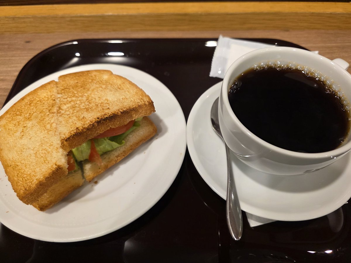 新橋のエクセルシオールで朝食。
朝のルーティン