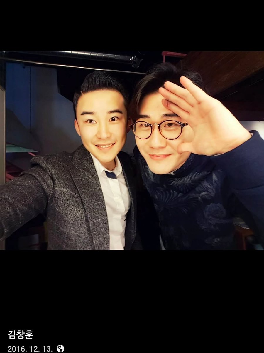 Daisytak_01's tweet photo. #Repost @ggul_roman
——
#로맨#과거사진#유출
10년전 사진 올리기
아직 유행 맞제.?😆
2015년 - 2016년
사진 밑에 날짜 있음ㅋㅋ
확실히 이때 사진보니깐
지금은 진짜 빼박 아저씨가 맞네..
#backto2015
#backto2016 https://t.co/UjbMscFhKb