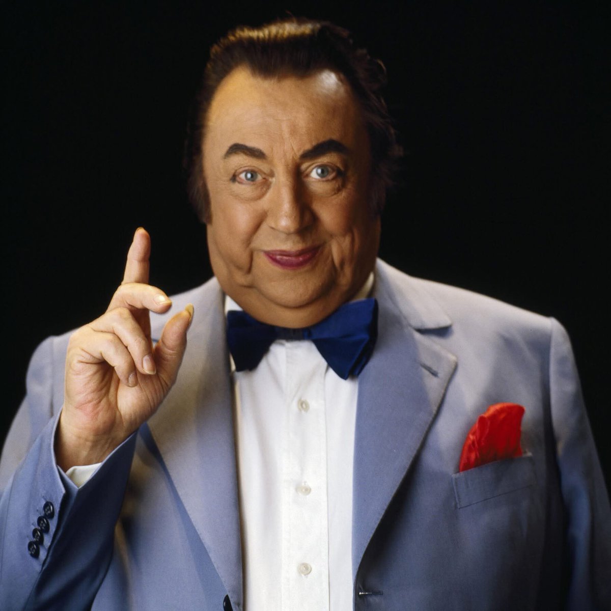 "Dernièrement, j'ai rencontré un monsieur qui se vantait d'être un imbécile.

Il disait:
- Je suis un imbécile !

Je lui ai dit:
- Monsieur ... c'est vite dit !
Tout le monde peut dire :
"Je suis un imbécile !"
Il faut le prouver !

Il m'a dit:
- Je peux !

Il m'a apporté les