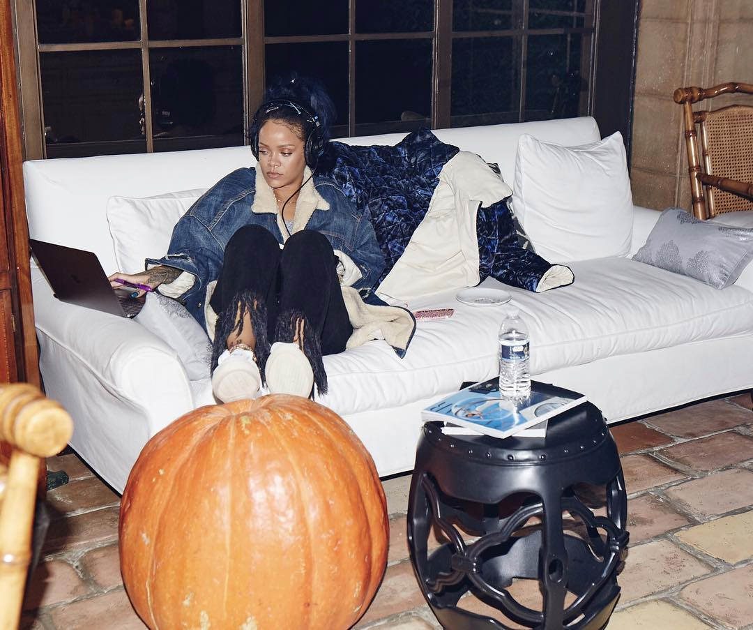 8. Rihanna rented a mansion in Malibu during the last few months of 2015 to finish the album. Her bedroom was located near the vocal booth.

Speaking on the Malibu sessions, she said: "We rented a house in Malibu for a couple months and did MUSIC! Every room, every couch, every