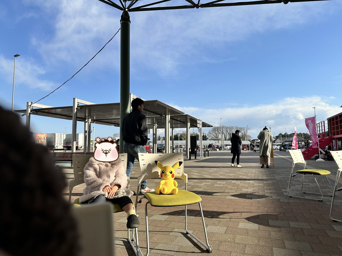 mamethatape's tweet photo. こないだの土曜日近くの道の駅でエレクトーンのライブをやっていたのでむしゅめと聴きに行ってきました🎹ピカチュウにも聴かせてあげてて🐭保育園の外で音楽に触れるって新鮮で楽しいね✨ https://t.co/u6RroOckc8