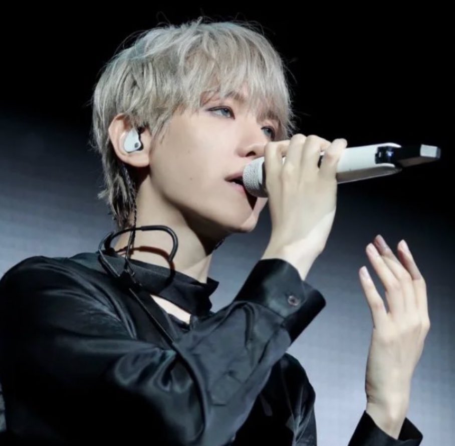 ･*:.｡ ｡.:*･ﾟ✽.｡.:*・ﾟ
　여러분 안녕하세요☀️
　너무 좋아　백현 💘
.｡.:*･ﾟ.｡.:*･ﾟ.｡.:*･ﾟ.｡.:*･ﾟ🪽