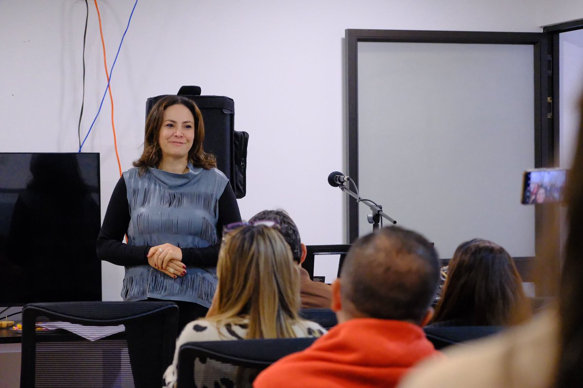 DANE_Colombia's tweet photo. ☕🌄 El DANE sigue fortaleciendo su presencia en el Eje Cafetero. Desde Manizales, la Dirección Territorial Noroccidente recibió a la directora del @DANE_Colombia, B. Piedad Urdinola (@Purdinola), para la apertura de una nueva sede que consolida el trabajo estadístico en los territorios.