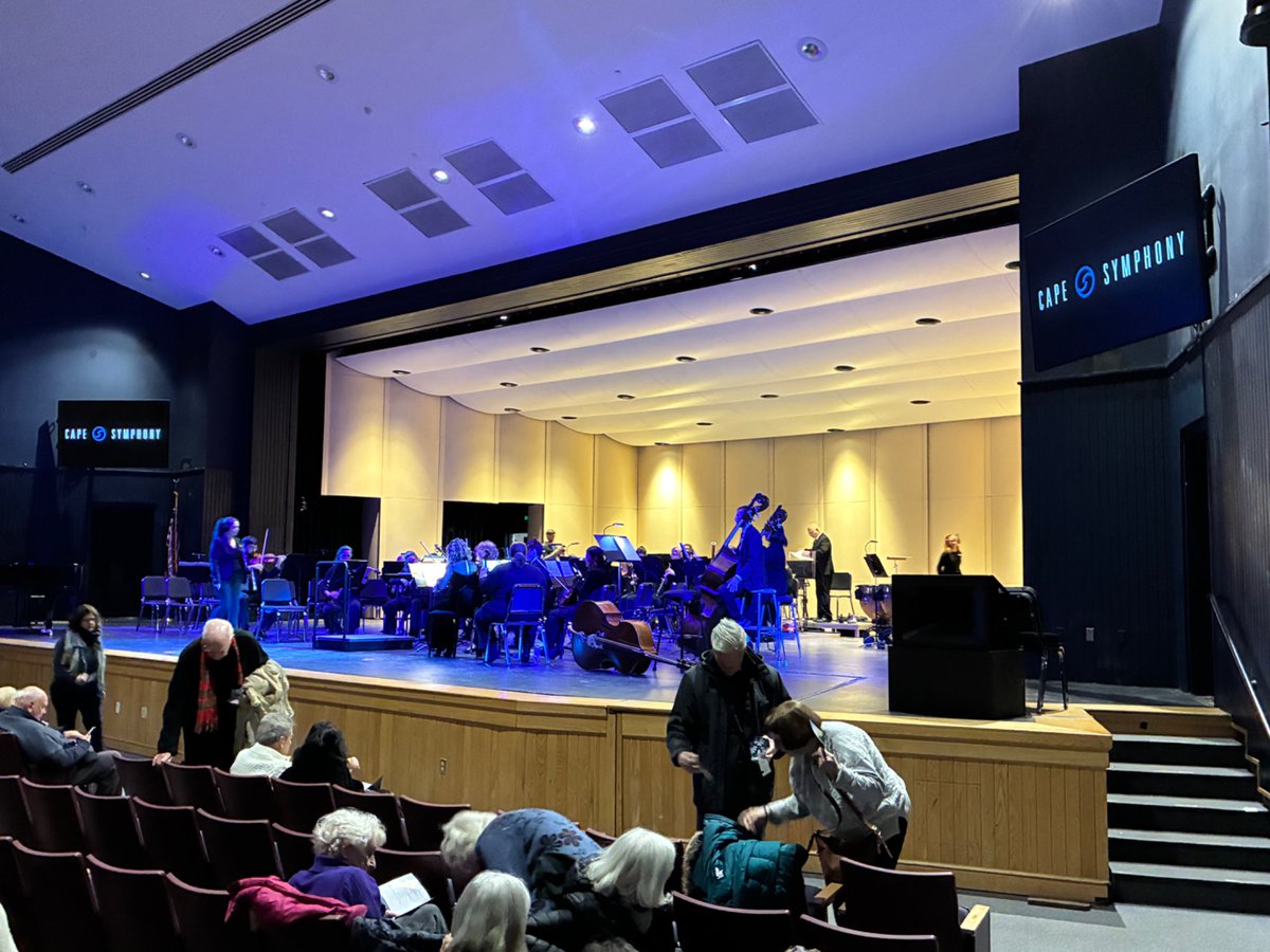 CapeCodBars's tweet image. This past Friday &amp;amp; Saturday experienced some wonderful entertainment on #CapeCod. 

1st ever Cape Cod Symphony show Saturday &amp;amp; attended a very funny play at the historic #Barnstable Comedy Club Friday. Drinks at The Dolphin #BarnstableVillage after the play Highly recommend both!