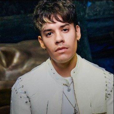 humbereport's tweet image. .@RollingStoneMX menciona a #HUMBE, @ItsLatinMafia y @Nsqkk como los cantantes mexicanos que vuelven a marcar el pulso de la música en México.