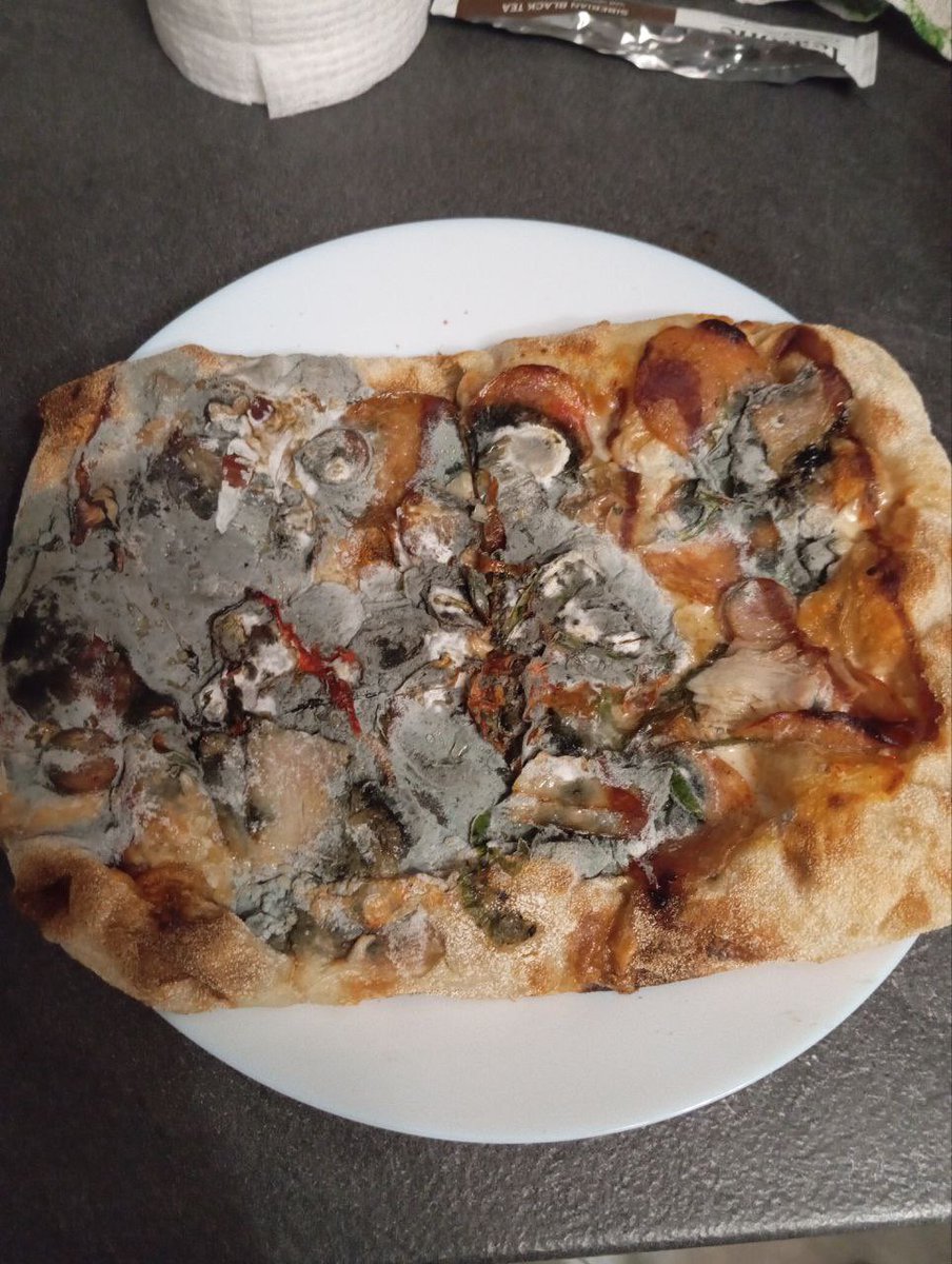 Хозяйка молотка tweet media