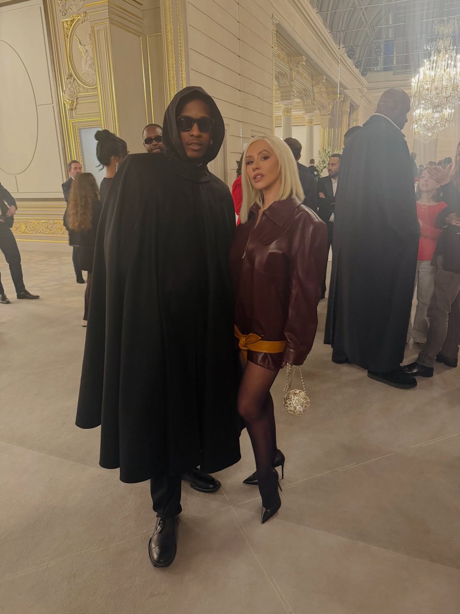 XtinaHQ's tweet photo. 📲| Christina Aguilera via Instagram https://t.co/dO3BK1Vjx2