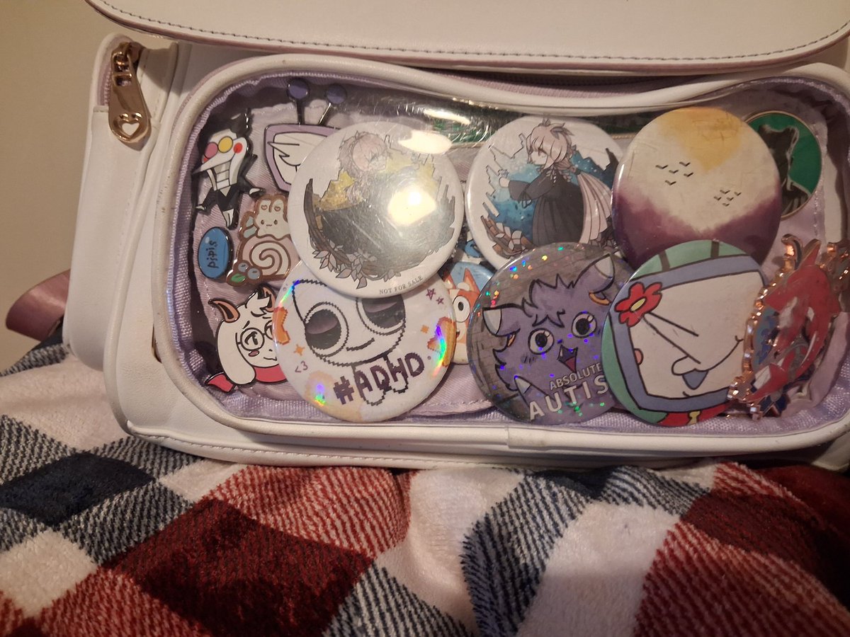 milomimoboy's tweet image. I forgot to post these here, behold the truest tenna (and deltarune) fan ever THANK YOU @Dim_Sauce for most of my fucking merch being yours...