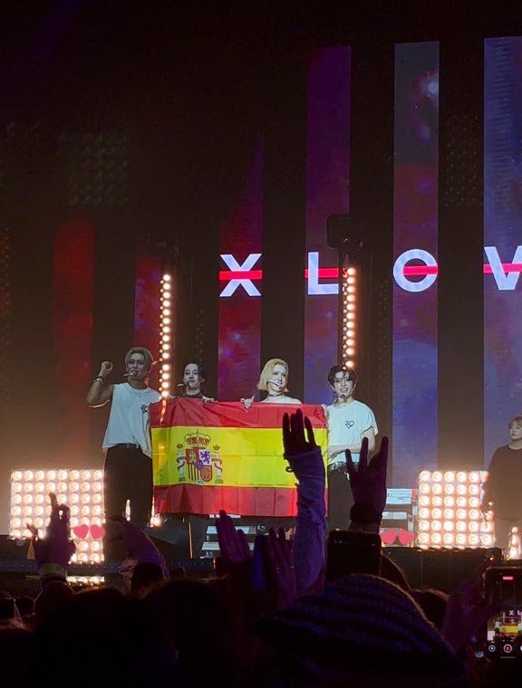 linoo_star's tweet photo. @XLOV_official os amamos xlov 💗🇪🇸 https://t.co/Poxq4XMPXX