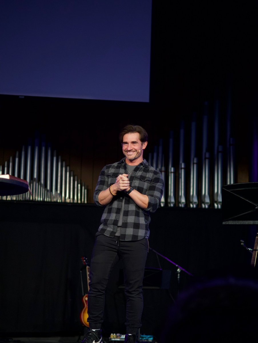 Joshua Hoegh—worship pastor, Judson Univ. Worship Director, and today’s chapel speaker—shared a message on transformation as seen in Romans 12:2. See his full message below on Biblical freedom, and conviction to examine our thoughts against Scripture.

 youtube.com/live/ByYN11hQp…