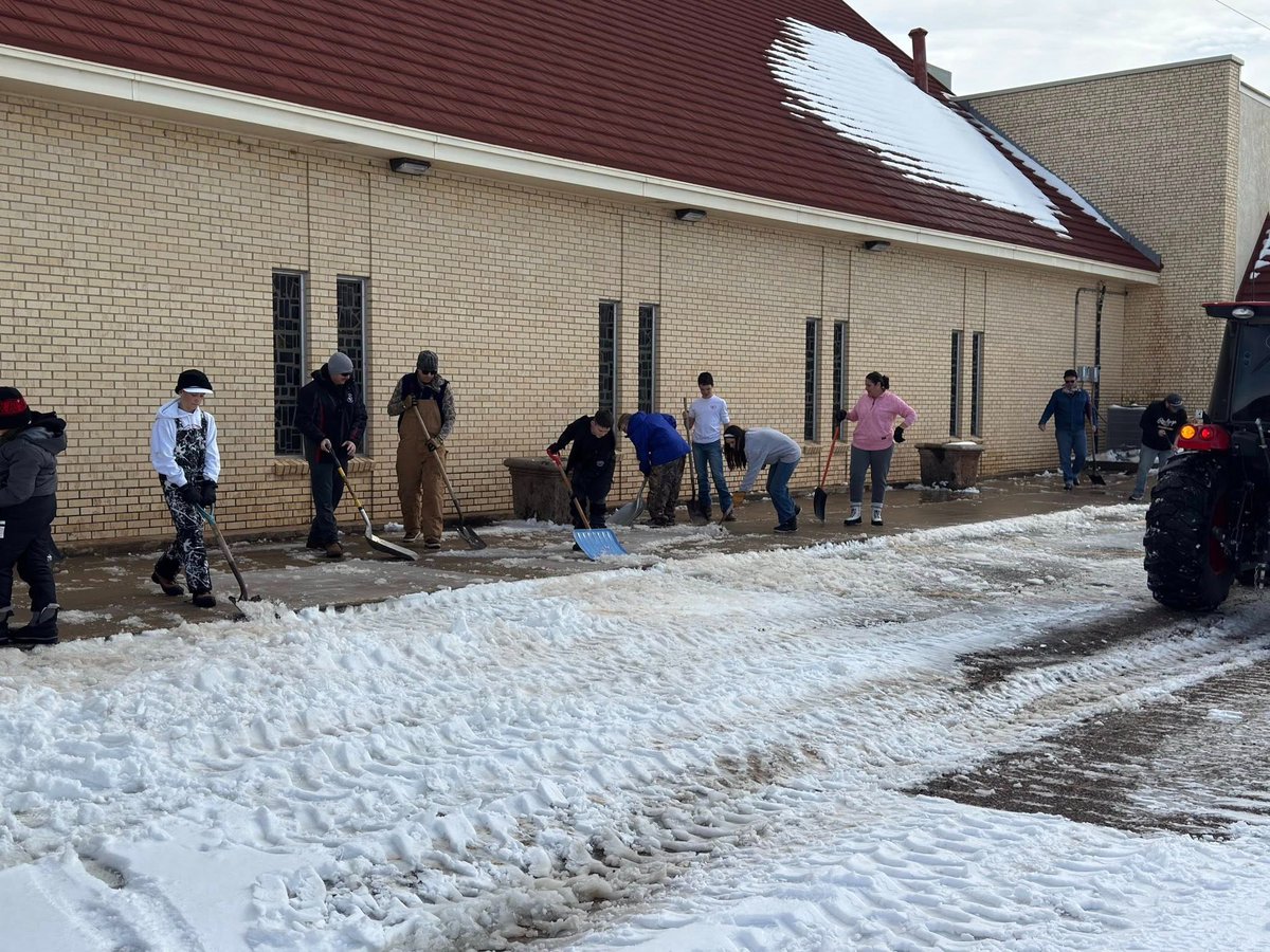 TexasBaptists's tweet photo. Our Texas Baptists churches are serving through these icy conditions! Join us in continuing to pray for the safety and well-being of those affected by the winter storm.
--
#GreatCommandment #GreatCommission #MoreTogether #TexasBaptists https://t.co/2Y2g5ikW9X