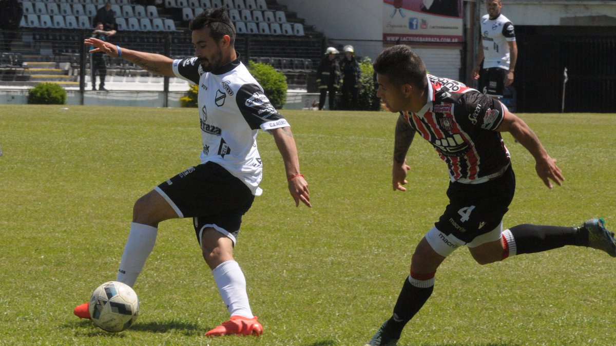 santti_silva's tweet photo. ✅️[FIN DE LA NOVELA] Ricardo Blanco es nuevo jugador de #AllBoys.

ℹ️El experimentado enganche tendrá su segundo ciclo en el conjunto de Floresta.

ℹ️Desde el lunes que está entrenando junto al plantel y está semana sera oficilizado. https://t.co/Wb1tYkix7P